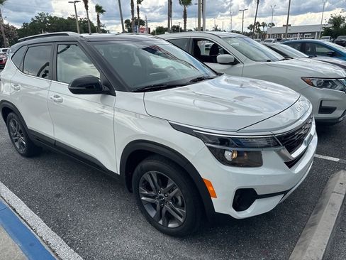 Used 2023 Kia Seltos S FWD image 3