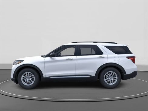 New 2025 Ford Explorer Active image 3