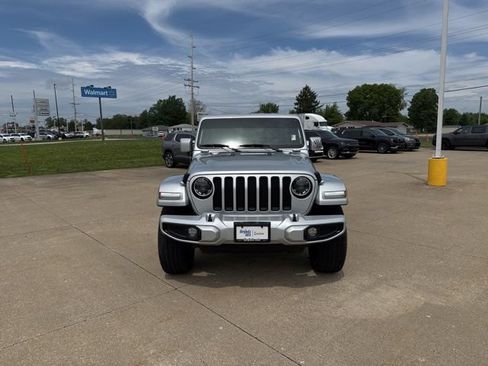 Used 2023 Jeep Wrangler Unlimited Sahara AWD/4WD image 2