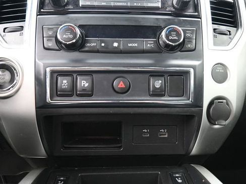 Used 2021 Nissan Titan SV w/ SV Convenience Package RWD image 20
