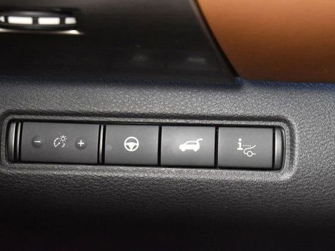 Used 2023 Nissan Pathfinder Platinum AWD/4WD image 25