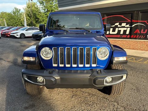 Used 2018 Jeep Wrangler Unlimited Sahara AWD/4WD image 2