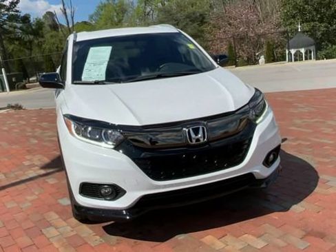 Used 2022 Honda HR-V Sport image 4