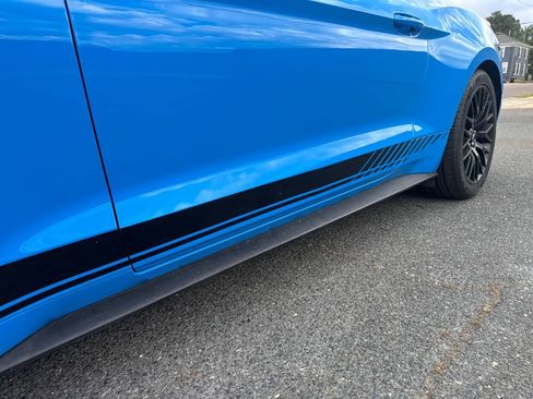 Used 2017 Ford Mustang Coupe RWD image 12