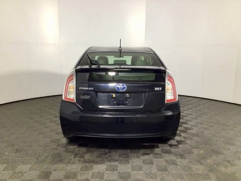 Used 2015 Toyota Prius Four image 9
