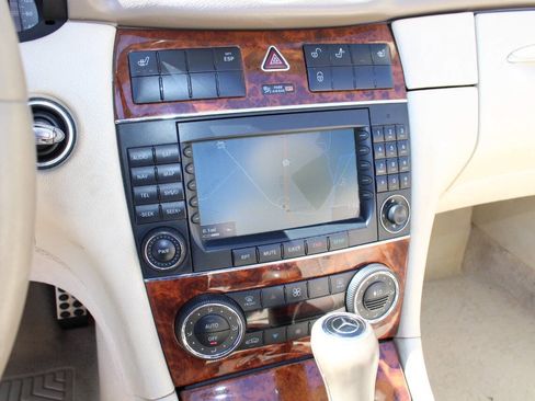Used 2009 Mercedes-Benz CLK 350 Cabriolet image 23