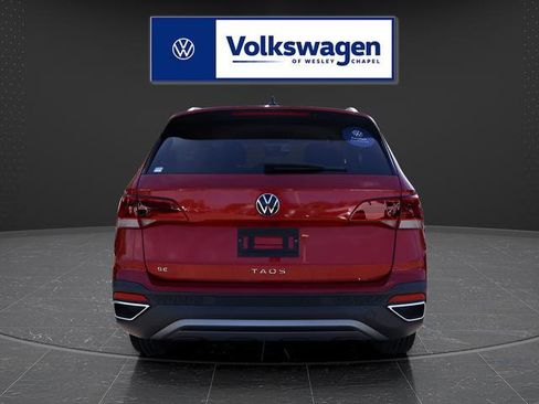 Certified 2022 Volkswagen Taos SE w/ IQ.Drive SE Package FWD image 7