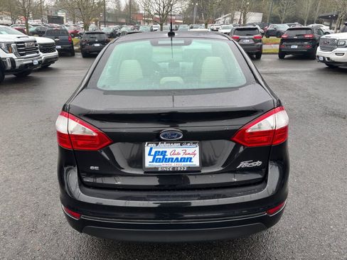 Used 2015 Ford Fiesta SE w/ Comfort Package image 6