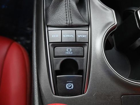 Used 2022 Toyota Camry XSE FWD image 32