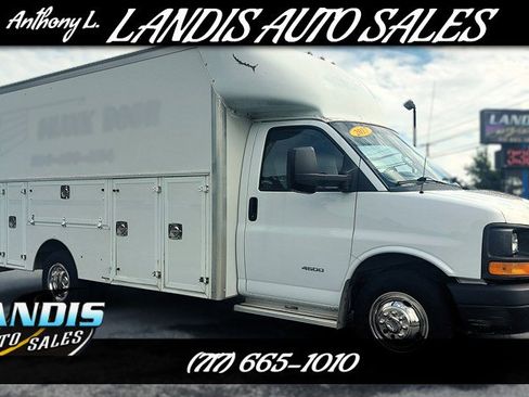 Used 2017 Chevrolet Express 4500 image 1