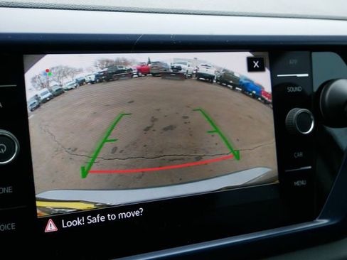 Used 2022 Volkswagen Taos SE image 27