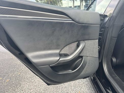 Used 2021 Tesla Model S Plaid image 12