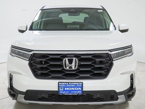 New 2025 Honda Pilot EX-L image 2