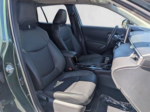 Used 2023 Toyota Corolla Cross XLE w/ Convenience Package AWD/4WD image 21