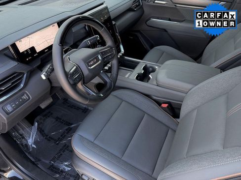 Used 2026 GMC Acadia AT4 w/ Super Cruise Package image 4