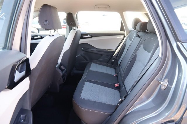 Used 2025 Volkswagen Taos S FWD image 9