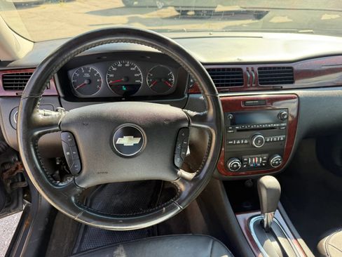 Used 2009 Chevrolet Impala LTZ FWD image 18