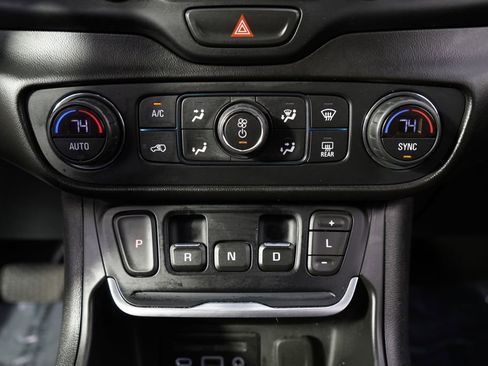 Used 2019 GMC Terrain SLT w/ Preferred Package AWD/4WD image 31