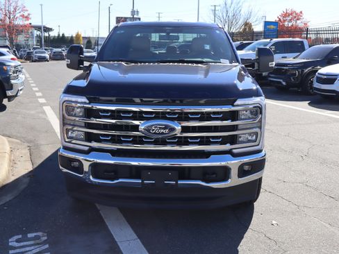 Used 2025 Ford F250 Lariat image 3