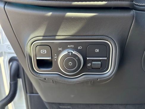 Used 2025 Mercedes-Benz G 63 AMG 4MATIC image 36