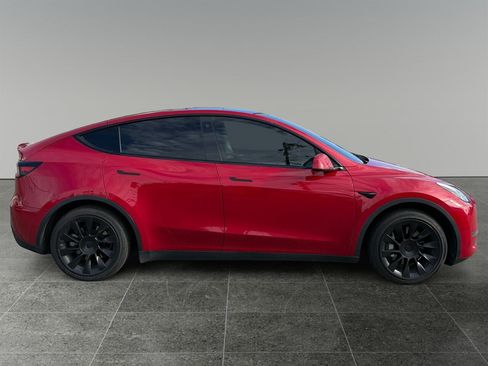 Used 2021 Tesla Model Y Long Range image 7
