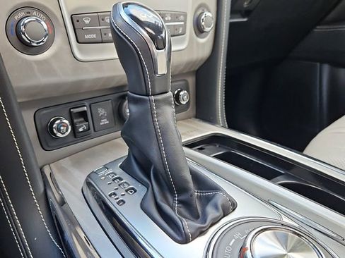 Used 2019 INFINITI QX80 Limited w/ All-Season Package image 24