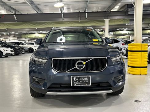 Used 2022 Volvo XC40 T5 Momentum AWD/4WD image 6