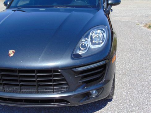 Used 2017 Porsche Macan AWD/4WD image 4