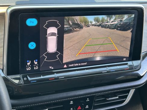 Certified 2025 Volkswagen Atlas SE FWD image 22