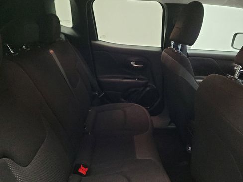 Used 2020 Jeep Renegade Altitude FWD image 19