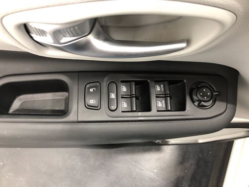 Used 2022 Jeep Renegade Limited image 14