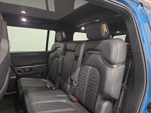 Used 2023 Rivian R1S Adventure AWD/4WD image 21