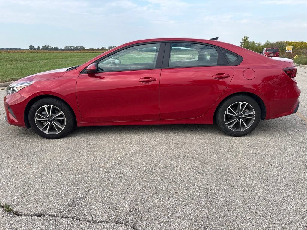 Certified 2023 Kia Forte LXS FWD image 7