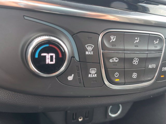 Used 2023 Chevrolet Traverse LT FWD image 8