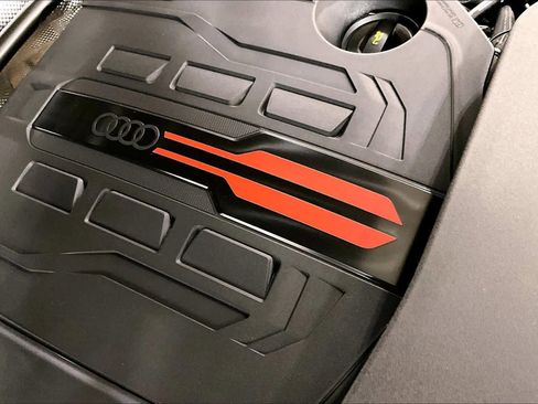 New 2025 Audi SQ5 Prestige image 17