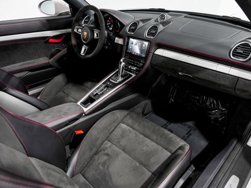 Used 2022 Porsche 718 Boxster Spyder RWD image 28