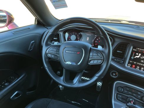 Used 2022 Dodge Challenger GT w/ Plus Package image 11