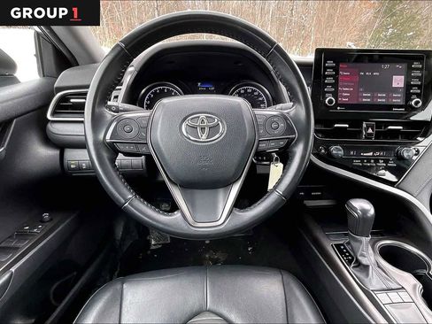 Used 2022 Toyota Camry SE image 6