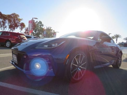 Certified 2024 Toyota GR86 image 3