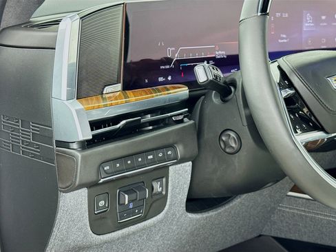 Used 2025 Cadillac Escalade Premium Luxury Platinum image 10