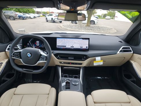 Certified 2026 BMW 330i xDrive Sedan w/ Premium Package AWD/4WD image 20