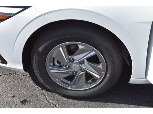 New 2026 Hyundai Elantra SE image 8