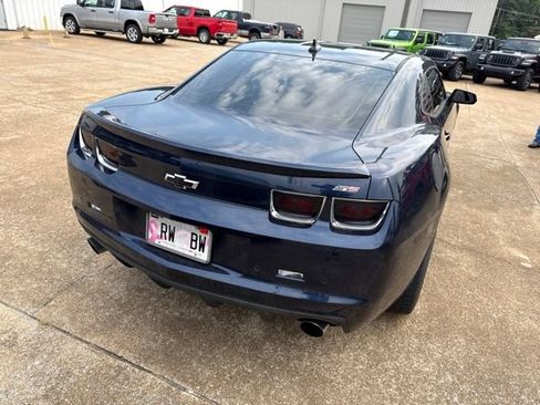 Used 2010 Chevrolet Camaro SS w/ RS Package RWD image 6