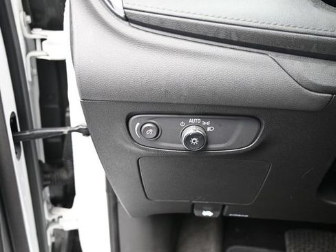 Used 2025 Buick Encore GX Preferred AWD/4WD image 18