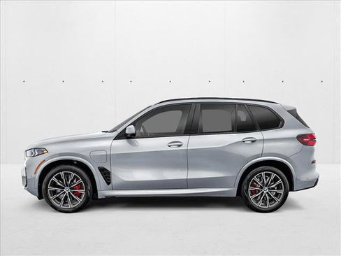 New 2026 BMW X5 xDrive50e w/ M Sport Package AWD/4WD image 3
