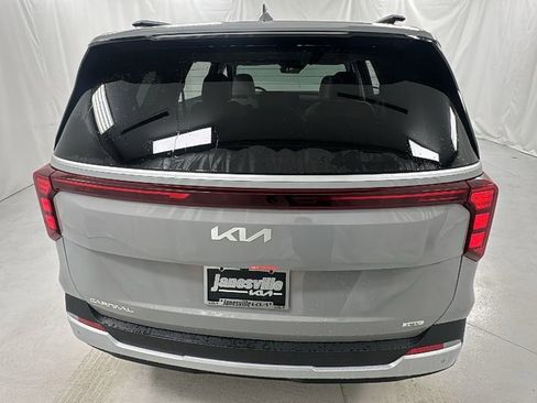 New 2026 Kia Carnival EX FWD image 4