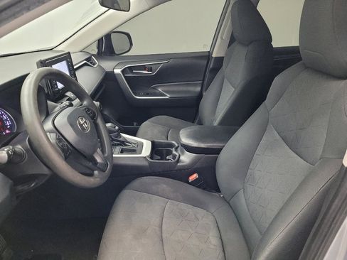 Used 2020 Toyota RAV4 XLE image 17