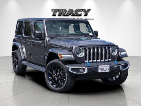 Used 2023 Jeep Wrangler Unlimited Sahara AWD/4WD image 2