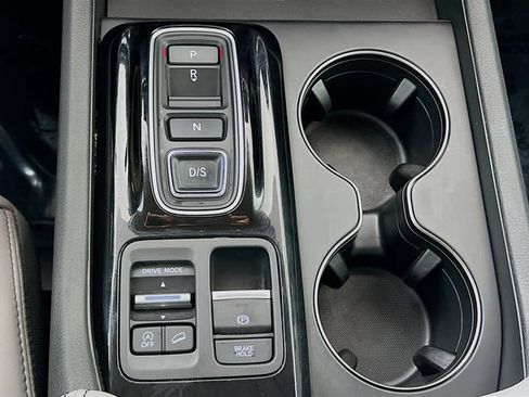 Used 2025 Honda Pilot EX-L image 18