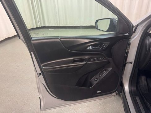 Used 2020 Chevrolet Equinox Premier image 16